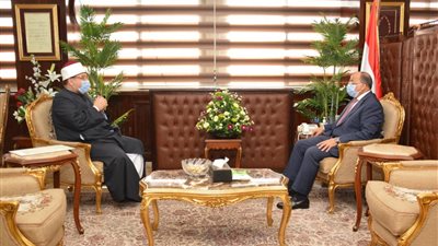 وزير التنمية المحلية : تعاون مع وزارة الأوقاف لإقامة بعض المشروعات الحرفية والأسواق الحضارية بالمحافظات