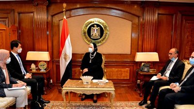 وزيرة التجارة والصناعة تبحث مع سفير كوريا الجنوبية بالقاهرة مستقبل العلاقات الاقتصادية بين البلدين