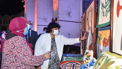 وزيرة الثقافة تُسلم شهادات تخريج الدفعة الأولى للدراسين بمبادرة 