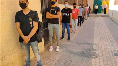 طلاب الدبلومات الفنية يؤدون الامتحان في تاسع أيام الدور الثاني