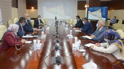 وزير الإسكان ومحافظ مطروح يتابعان تنفيذ مشروعات 