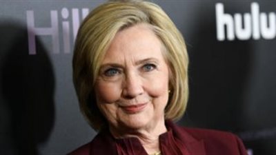 مسئول ليبي يعلن مقاضاة هيلارى كلينتون