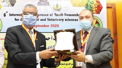 رئيس جامعة جنوب الوادي يفتتح فعاليات المؤتمر السادس لشباب الباحثين للعلوم الزراعية والبيطرية