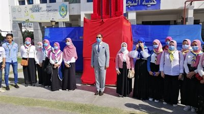 جامعة دمنهور تستقبل الطلاب بتحية العلم فى العام الجامعى الجديد