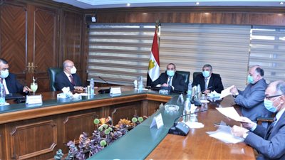  وزير الطيران: رفع درجة الاستعدادت بالمطارات المصرية لمواجهة حالة الطقس التى تمر بها البلاد خلال الفترة القادمة 