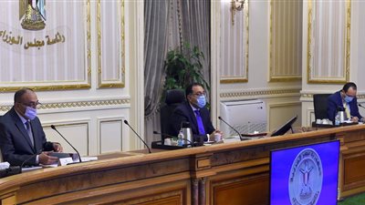 مدبولي : نتابع المشروعات التنموية والخدمية بالمحافظات لدفع العمل بها والتغلب على أية معوقات  