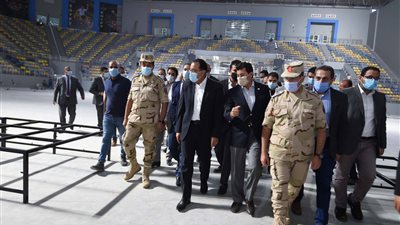 رئيس الوزراء يتفقد التشطيبات النهائية للصالة المغطاة بمدينة ٦ أكتوبر استعدادا لكأس العالم لليد