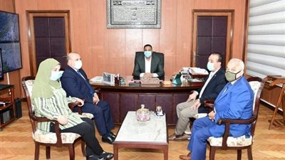 محافظ الدقهلية يستقبل مس كريمة.. وتكليف جديد لمديرة المدرسة