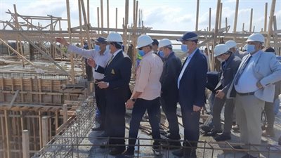 وزير التعليم العالي يتابع سير العمل في جامعة المنصورة الأهلية الجديدة