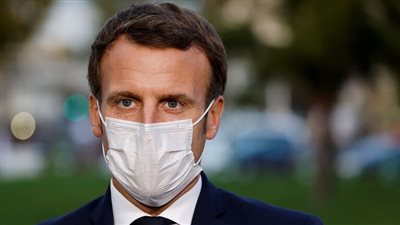 ماكرون يخاطب المسلمين بالعربية في خضم أزمة الرسوم المسيئة للنبي محمد