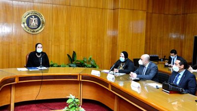 وزيرة التجارة والصناعة تترأس الاجتماع الأول للجنة التوجيهية الوطنية لبرنامج الشراكة مع منظمة الامم المتحدة للتنمية الصناعية 