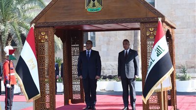 استقبال رسمى لرئيس الوزراء بمقر مجلس الوزراء العراقى تمهيدا لبدء أعمال اللجنة العليا المشتركة