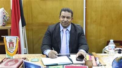 وكيل التعليم بالوادى الجديد يكرم إدارة الموهوبين وفريق العمل