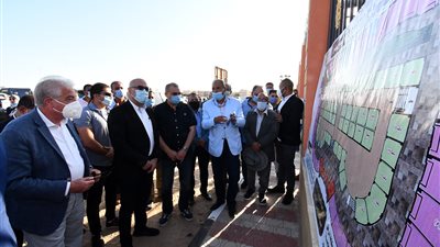وزير الإسكان ومحافظ جنوب سيناء يتفقدان  