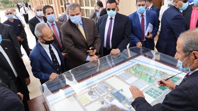 وزير القوي العاملة يتفقد مصنع النوبارية لصناعة وتكرير السكر بالبحيرة