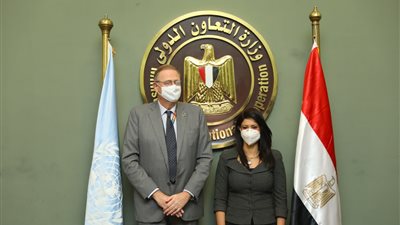 وزيرة التعاون الدولي والمنسق المقيم للأمم المتحدة يترأسان الاجتماع الدوري للجنة التسيير الخاصة بالإطار الاستراتيجي للشراكة  