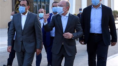 رئيس الوزراء يتابع موقف إنشاء مجمع الإصدارات المؤمنة والذكية تمهيدا لافتتاحه رئاسيا