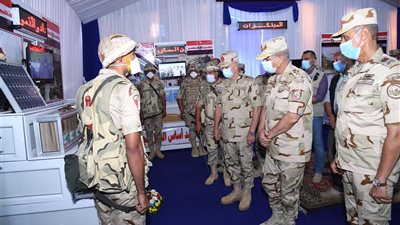 بالصور.. وزير الدفاع يتفقد إجراءات تفتيش الحرب لإحدى تشكيلات الجيش الثالث الميدانى