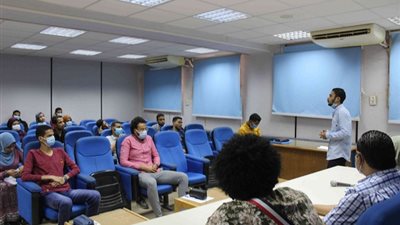 الصالون الثقافى الاول بجامعة جنوب الوادى