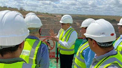 رئيس الوزراء التنزانى: الأداء المتميز للشركات المصرية المنفذة للسد يعد دليلاً على أننا والمصريين أشقاء