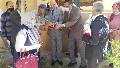 رئيس جامعة الأقصر ومنسق مبادرة هنجملها يتفقدان كلية الآثار