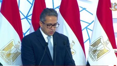  وزير الآثار يصدر قرارا بتنظيم مواعيد فتح وغلق المحلات السياحية عتباراً من1 ديسمبر المقبل