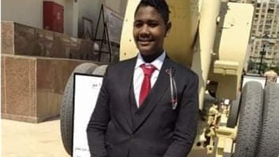 عبد الرحمن عبد الفتاح طالب السعيدية.. جمال صوته رشحه لقراءة القرآن بتعليم الجيزة