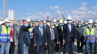 وزير النقل  يتابع معدلات تنفيذ عدد من المشروعات الخدمية بمينائي الدخيلة والاسكندرية