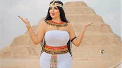 ترند الساعة.. مصور فتاة الزي الفرعوني: صحيت من النوم لقيت الدنيا مقلوبة.. وأنا باكل عيش