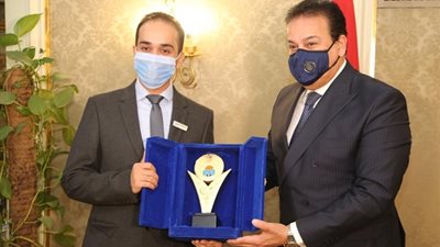 وزير التعليم العالى يكرم الدكتور ماركو زكى الفائز بجائزة نيوتن العلمية 2020