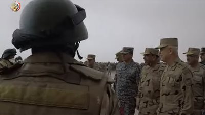 الفريق محمد فريد يشهد إجراءات المشروع التكتيكى بدر 6 على الاتجاه الاستراتيجى الغربى