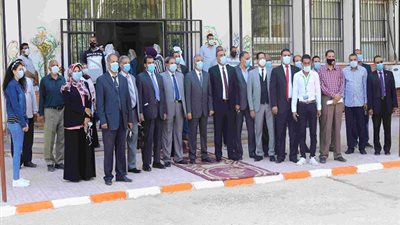 رئيس جامعة جنوب الوادي يشهد مراسم تأدية تحية العلم