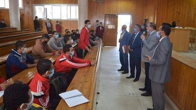 جلسات حوارية عن المهارات الشخصية والتنمية البشرية بجامعة سوهاج