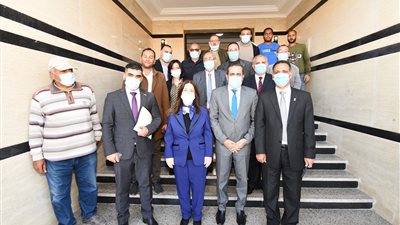 وزيرة الإسكان العراقية ومسئولو الإسكان يتفقدون  حدائق العاصمة بمدينة بدر