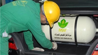 قبل إعلان أسعار البنزين الجديدة.. احسب تكلفة تحويل سيارتك إلى غاز