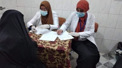 قافلة جامعة سوهاج الطبية تعالج 632 مواطنا بقرية سعدالله