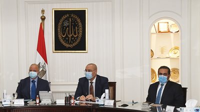 وزير الإسكان ومحافظ القاهرة يستعرضان المخطط الاستراتيجي العام لتطوير منطقة منشأة ناصر 