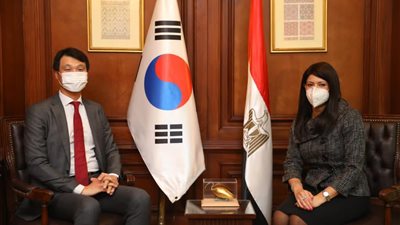 وزيرة التعاون الدولي تبحث مع سفير كوريا الجنوبية بالقاهرة مجالات التعاون المستقبلية والمساهمات الطبية المقدمة لمصر 