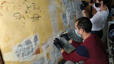 ترميم رسم جداري الخاص بالمقبرة رقم ١٠٠ بمنطقة الكوم الاحمر  والموجودة بالمتحف المصري بالتحرير