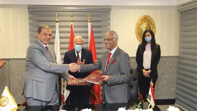 سعفان ورئيس جامعة بورسعيد يوقعان بروتوكولي تعاون للتدريب ونشر ثقافة العمل الحر والسلامة بين الطلاب