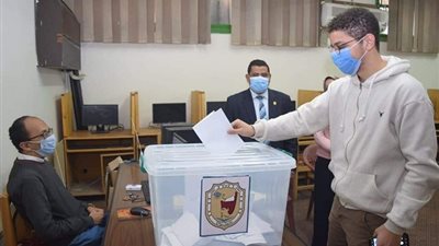 ١٠٠٤ طلاب وطالبات يخوضون انتخابات الجولة الأولى لاتحاد الطلاب بجامعة سوهاج