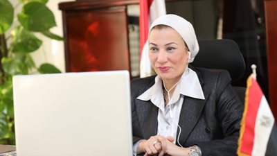 وزيرة البيئة تناقش المقترح المقدم من تحالف عدد من الشركات لتنفيذ مشروع لجمع ونقل المخلفات الطبية والتخلص الآمن منها 