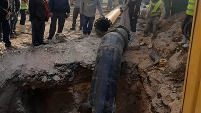 رئيس الشركة القابضة لمياه الشرب يتابع أعمال الإصلاح لخط مياه الشرب بالزمالك