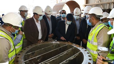 الملا: توطين التصنيع المحلى للمعدات والمهمات البترولية اللازمة لأنشطة البترول والغاز والمشروعات القومية