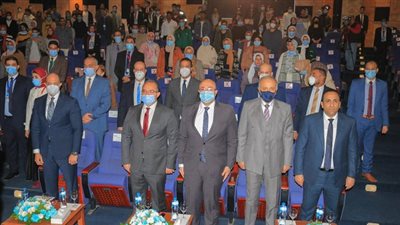 رئيس جامعة النهضة يشيد بدعم القيادة السياسية بشأن تولي الشباب العديد من المناصب.. صور