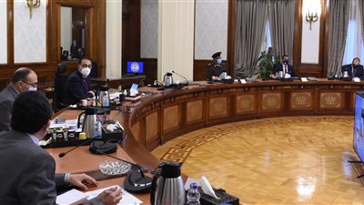 رئيس الوزراء يترأس اجتماع اللجنة الرئيسية لتقنين أوضاع الكنائس