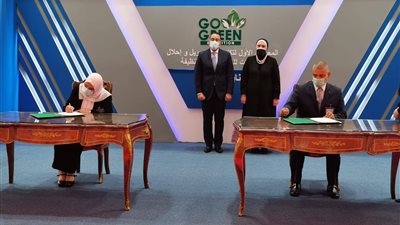 رئيس الوزراء يشهد مراسم توقيع مذكرة تفاهم وبروتوكولي تعاون لدعم أهداف المبادرة الرئاسية لتحويل السيارات للعمل بالوقود المزدوج