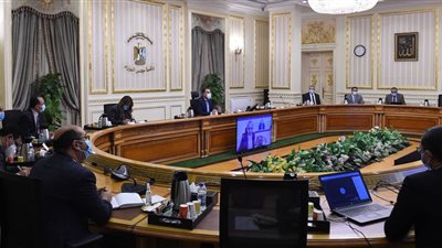 رئيس الوزراء يتفق مع رئيسي بنكي 