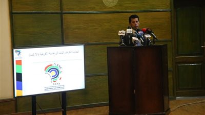 وزير الرياضة يجتمع بممثلي الاتحادات الرياضية الأفريقية