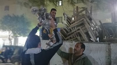 اغلاق 5 مقاهى ببولاق الدكرور ومصادرة محتوياتهم.. صور